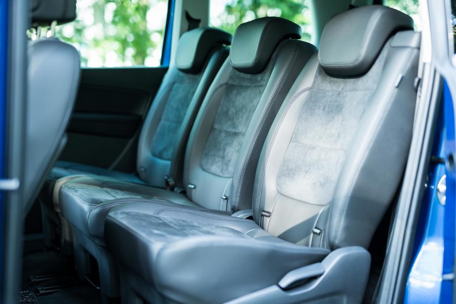 Интерьер Volkswagen Sharan 2015 года  (JP) (фото 14 из 16)
